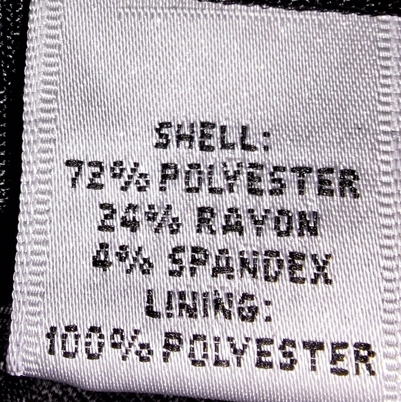 This is a Talbots Petites black cropped split hem top. It's in EUC. - Picture 5 of 6